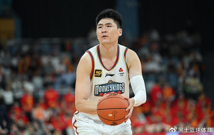 南京同曦郭昊文赵柏清和解回归赛场 两人冲突事