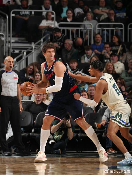 快船客场大胜雄鹿 莱昂纳德砍20+助五连胜