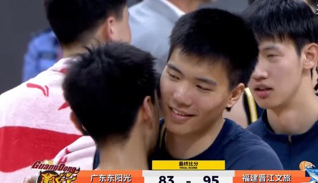 广东男篮闽粤大战惨败福建，下半场崩盘成关键