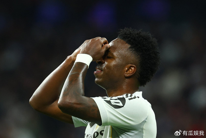 皇马连续两年四大皆空 本泽马指球队缺乏团队协