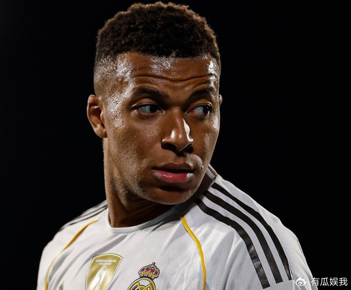 皇马连续两年四大皆空 本泽马指球队缺乏团队协