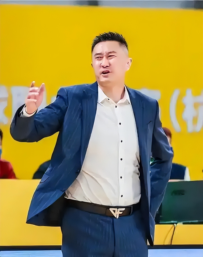 广东宏远逆转广州龙狮连续31年进季后赛八强 下