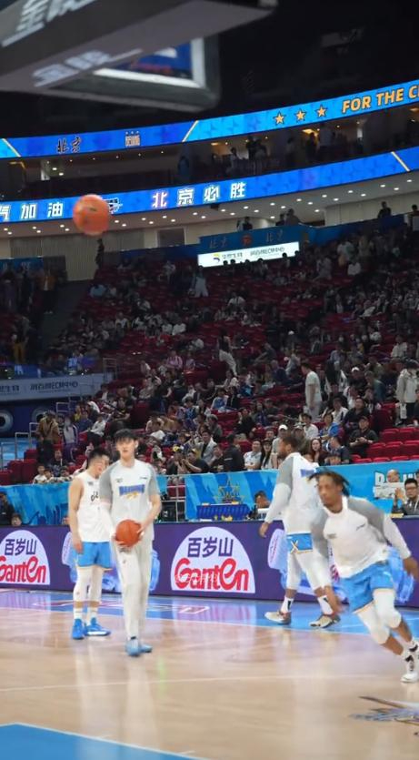广东宏远逆转广州龙狮连续31年进季后赛八强 下
